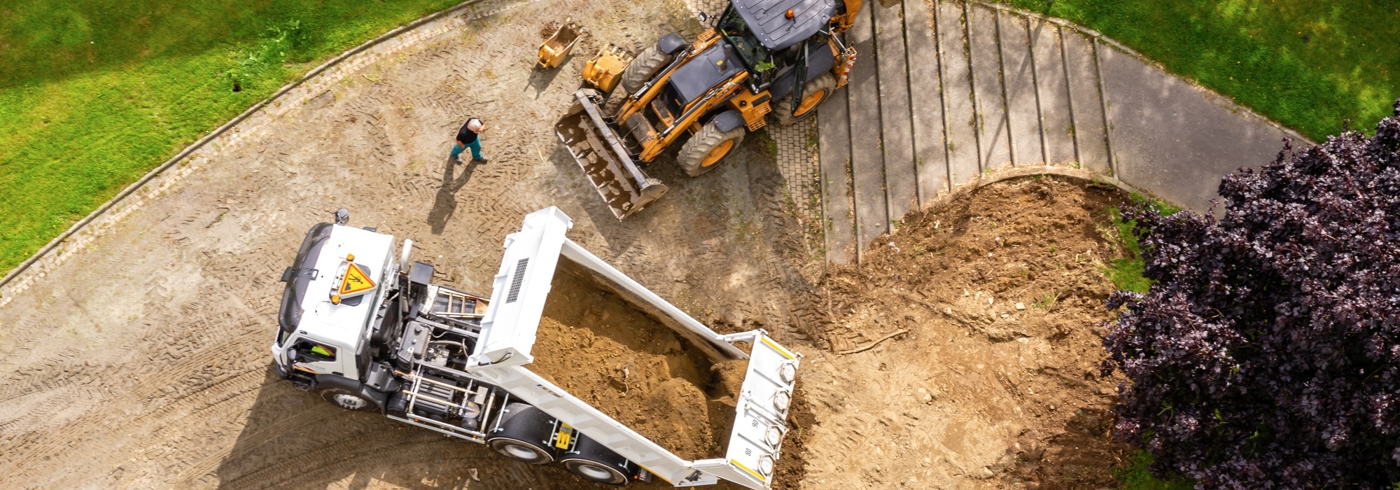 Votre expert en travaux d'Assainissement, Aménagement de cour, Démolition et Terrassement à Chinon et sa région